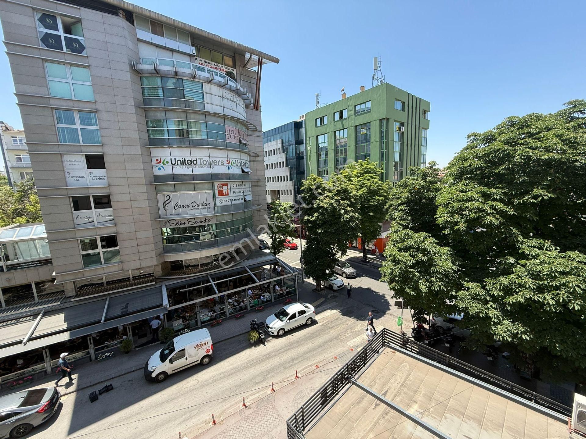 Tunalı Hilmi Caddesi Gümüşsoy İş Merkezinde Kiralık Ofis