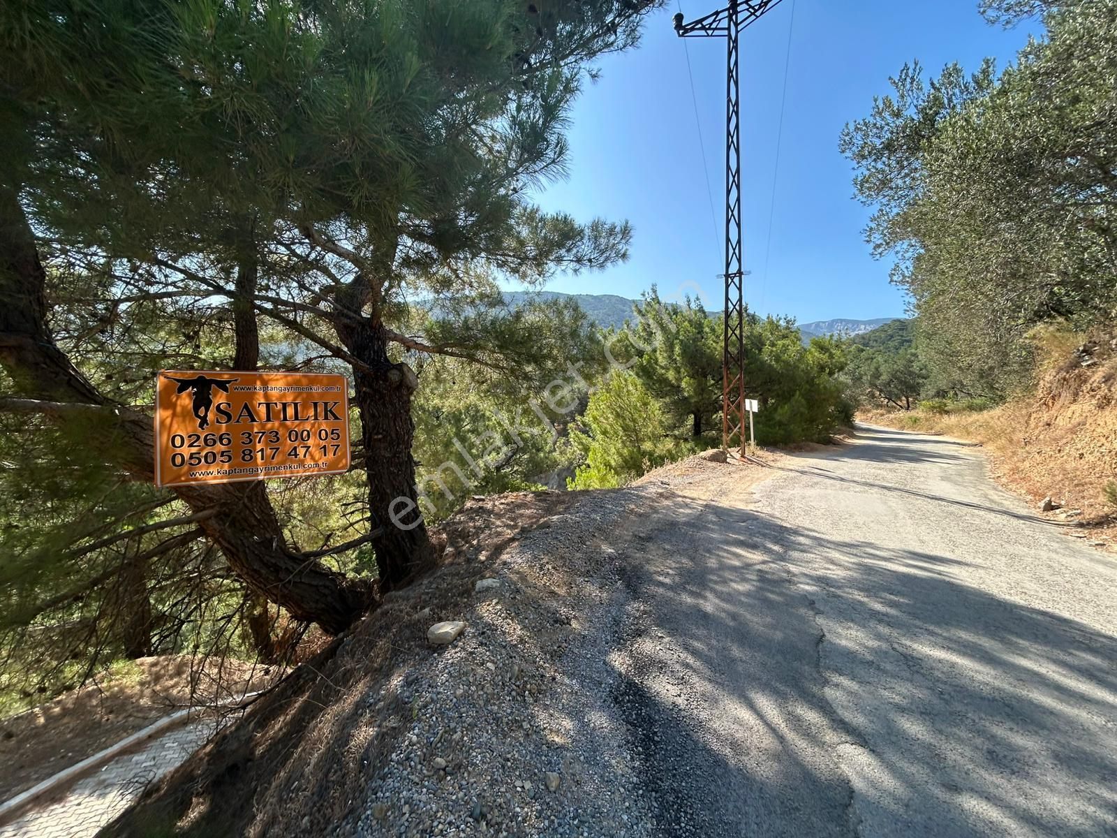 Kaptan Gayrimenkul'den Edremit-beyoba Hasan Boğuldu Yol Ve Dere Üstünde Satılık 4.773 M2 Zeytinlik