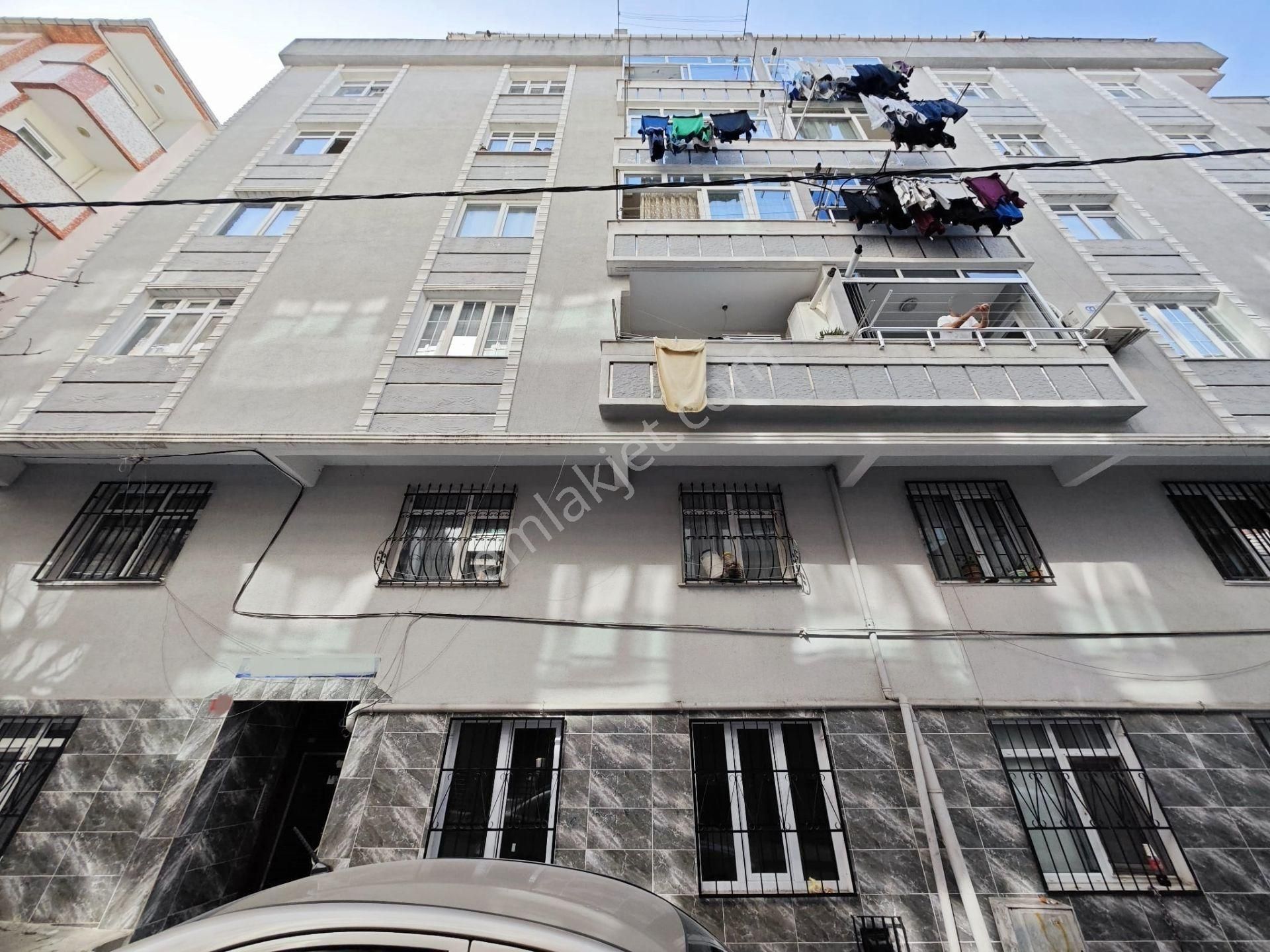 Yenibosna Mevlana Camii Yakını 2+1 Dördüncü Kat Aileye Memura