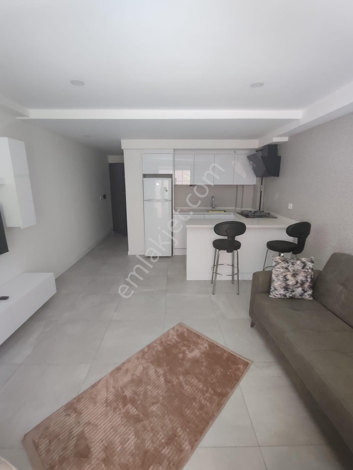 Kaan Emlaktan Atalarda Lüx 1+1 Kiralık Apart