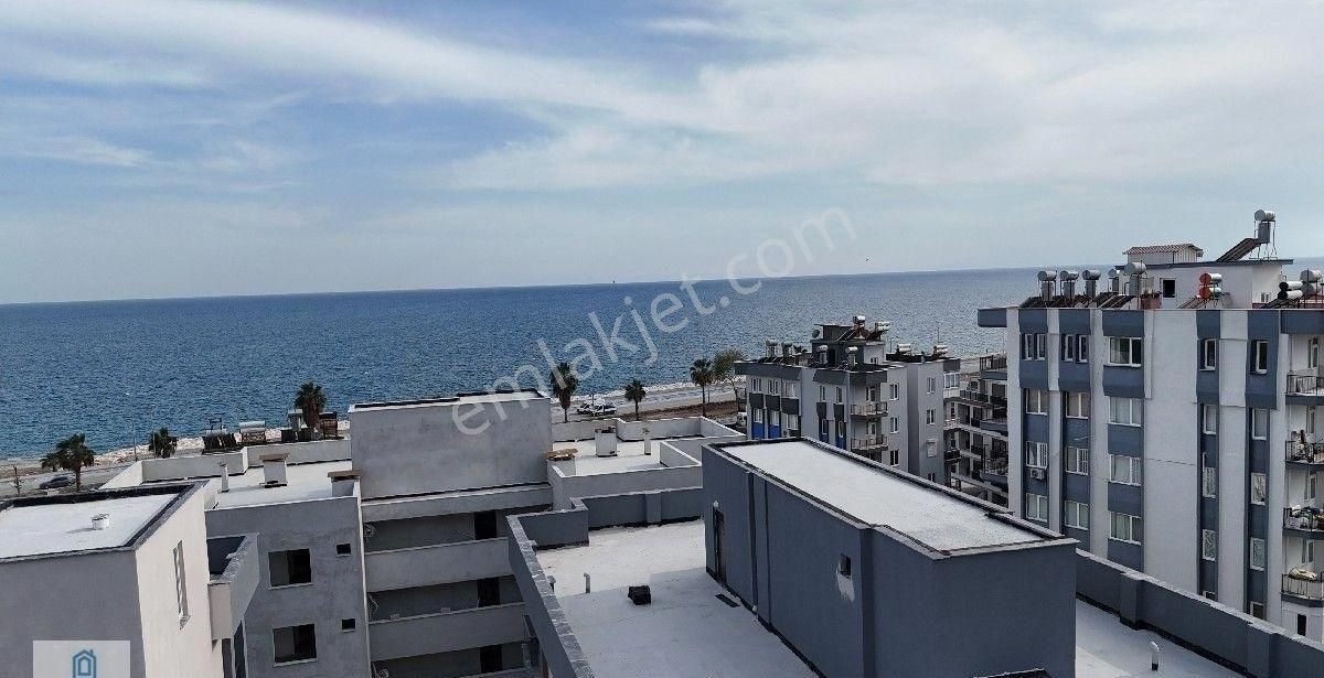 07 Truva Emlak'tan Finike Sahil'de 1+1 Satılık Daire