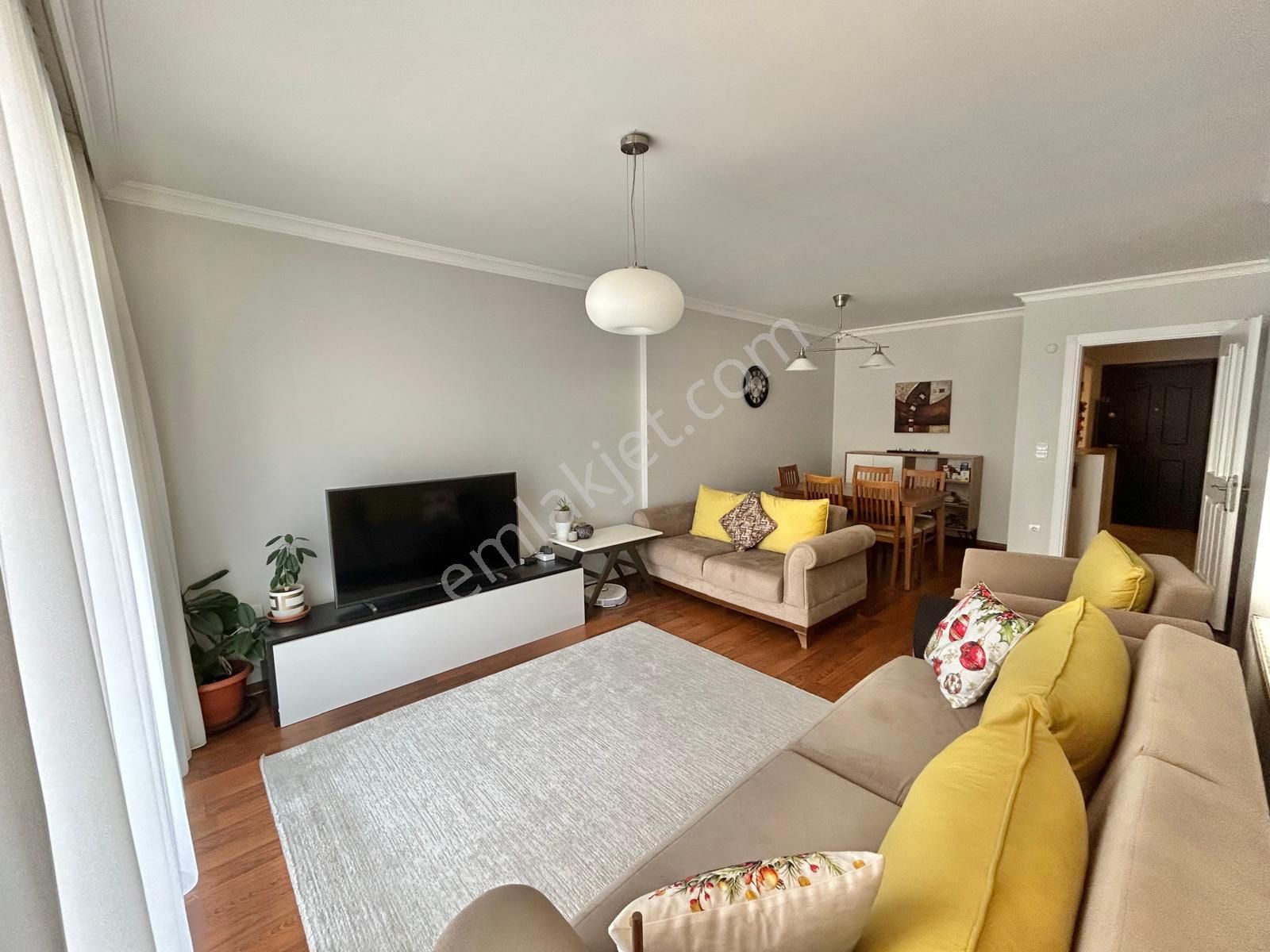 Sancaktepe Sarı Evler Sitesi 2+1 Satılık Arakat Daire_ebru Memiç