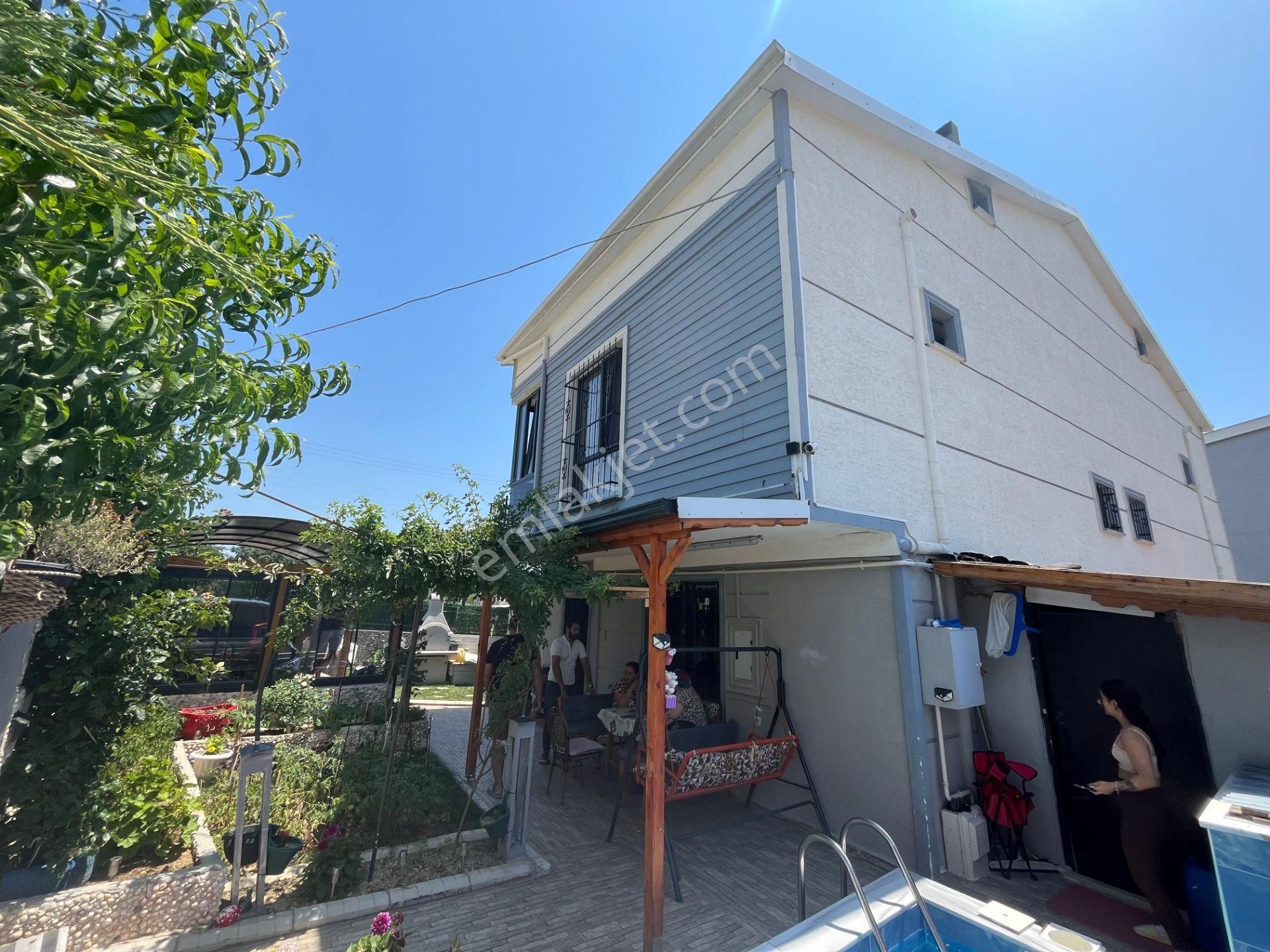 Ata Gayrimenkul'den Kış Bahçeli Havuzlu 3+1 Satılık Lüks Villa - Görsel 10