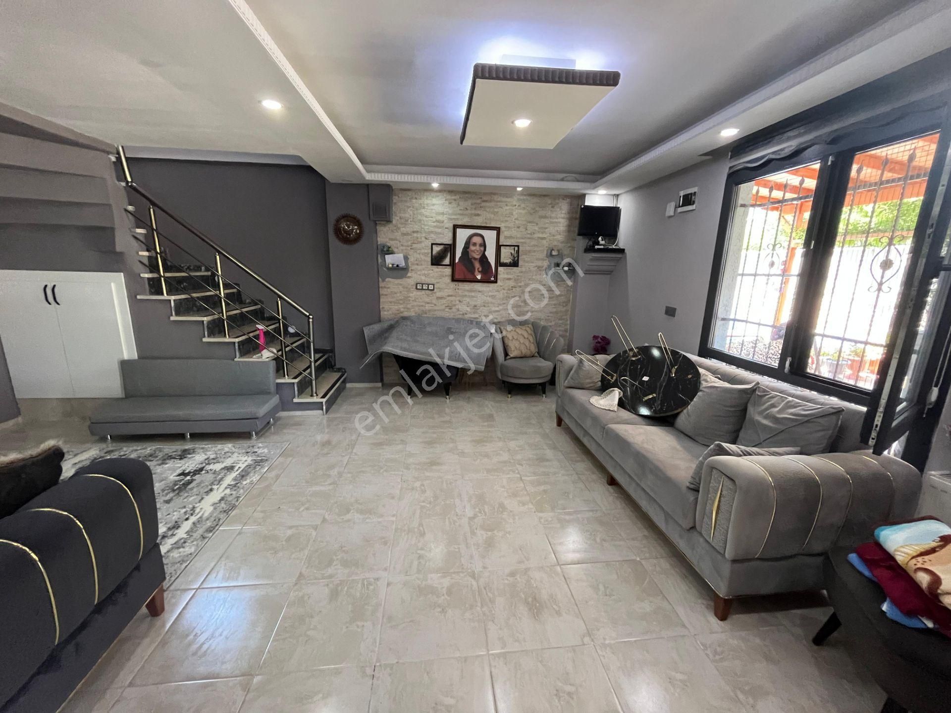 Ata Gayrimenkul'den Kış Bahçeli Havuzlu 3+1 Satılık Lüks Villa - Görsel 3