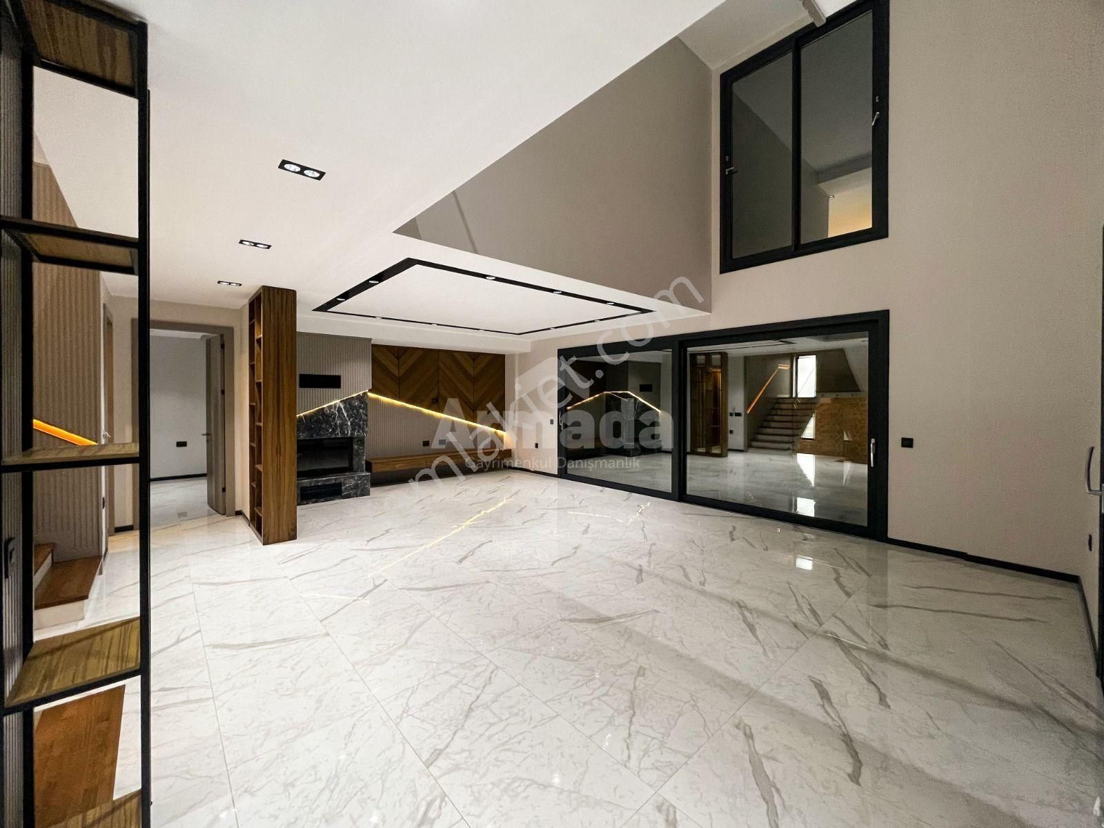 Kuşadası'nda Kiralık Havuzlu Ultra Lüks Müstakil Villa