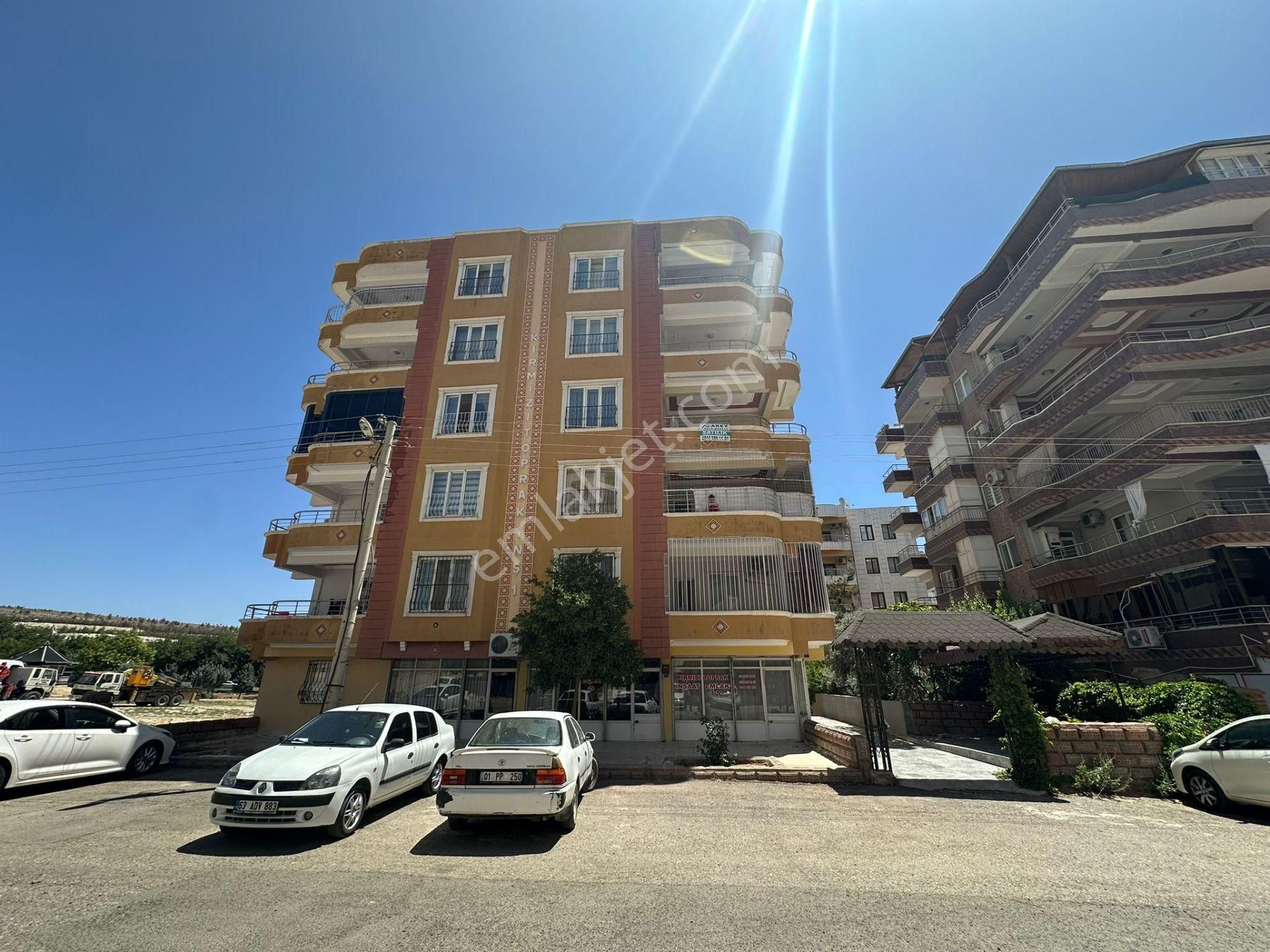 Akev Gayrimenkul'den Ertuğrul Gazi'de Geniş 3+1 Ara Kat Daire