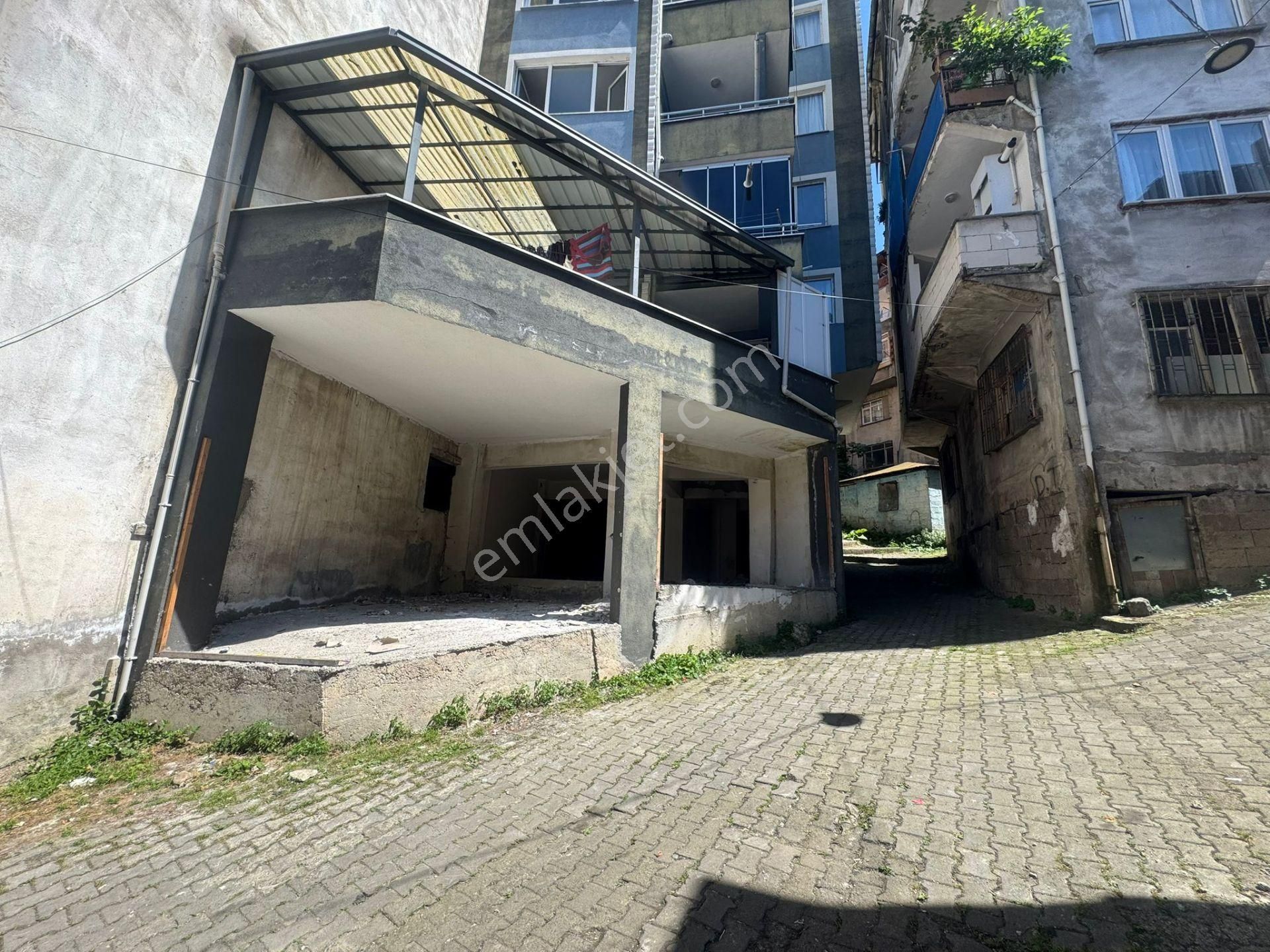 İnanç Emlaktan Fevziçakmak Mahallesinde Satılık Dükkan