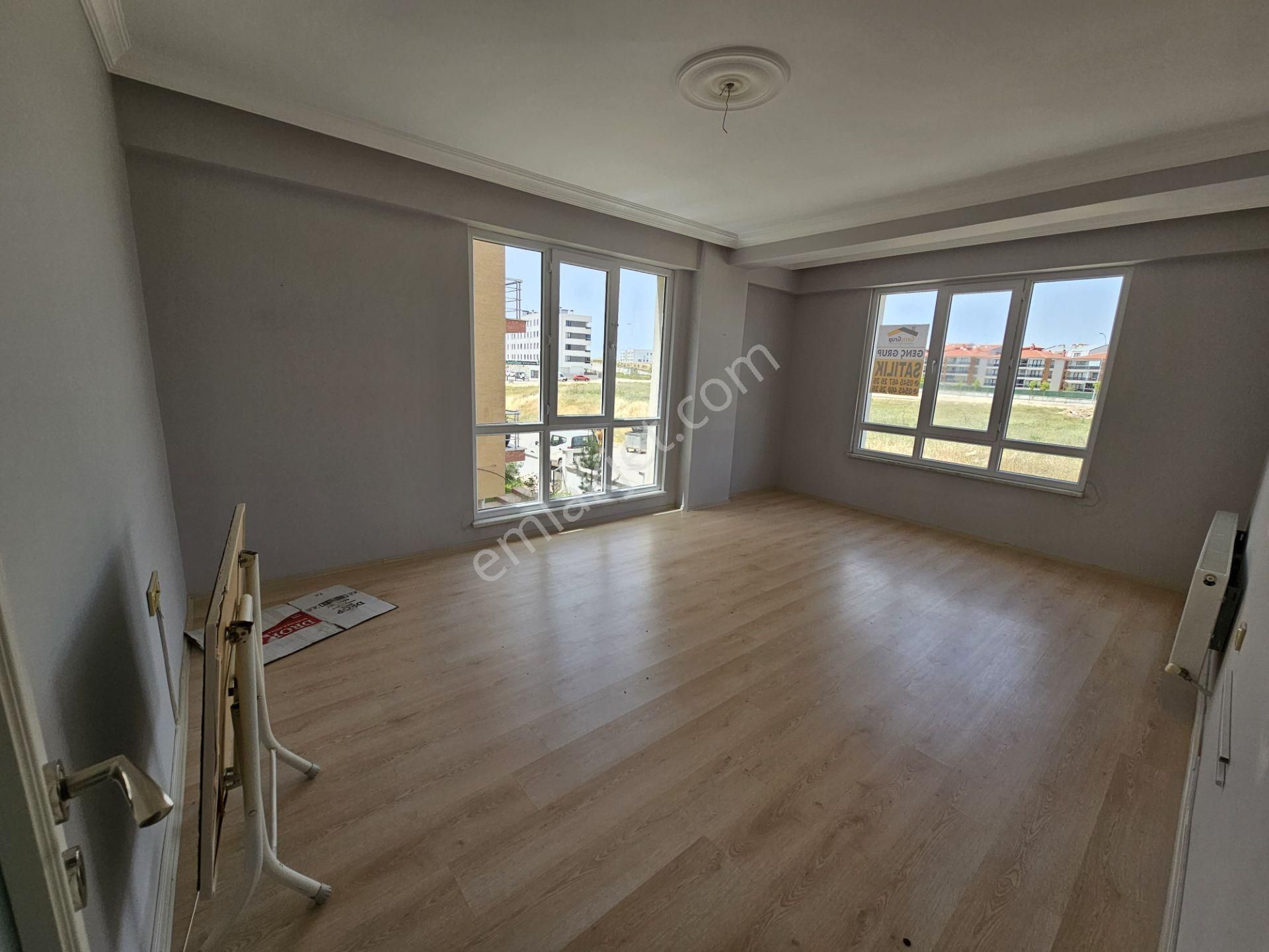 *genç Grup* Batıkent Sınırı Site İçinde Balkonlu Ferah Kiralık