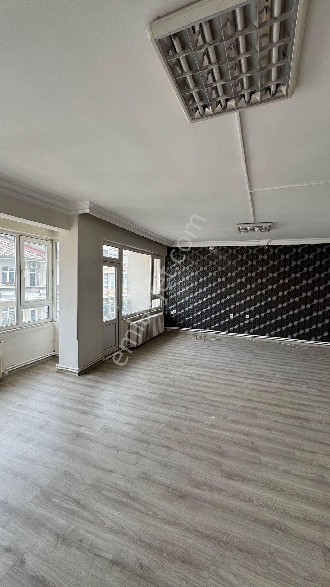 Samsun İlkadım Çiftlik Caddesi'ne Cphe 3+1 Asansörlü Kiralık Daire