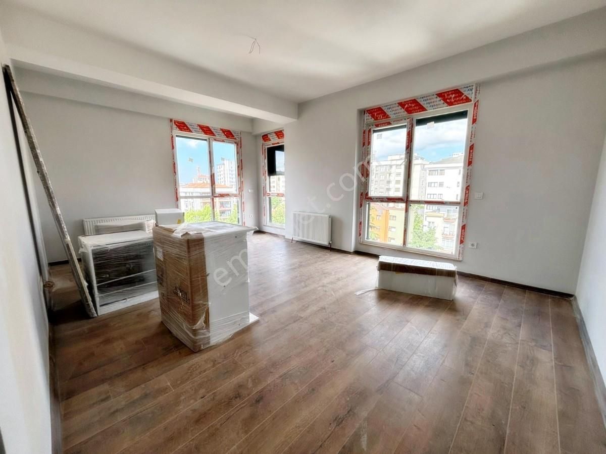 Kadıköy Suadiyede 2+1 Satılık Daire Troykadan
