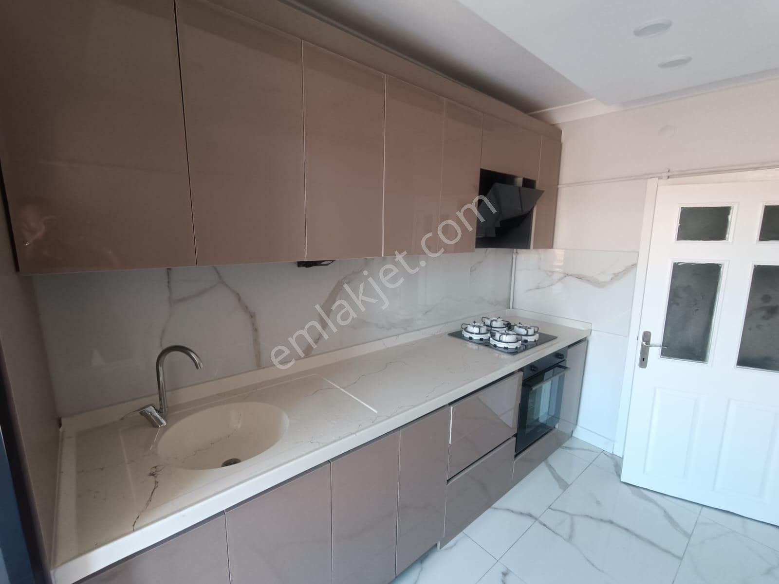 Mç Emlak'tan Andiçen Mah'sınde 4+1 Lüx Yapılı Satılık Teras