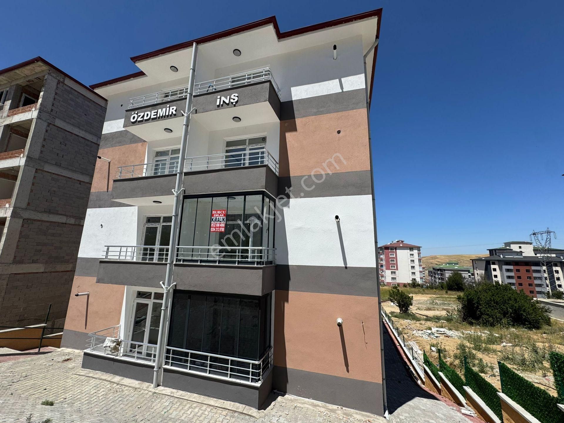 Üniversite Yolunda 2+1 Kiralık Daire ***burcu Emlaktan***