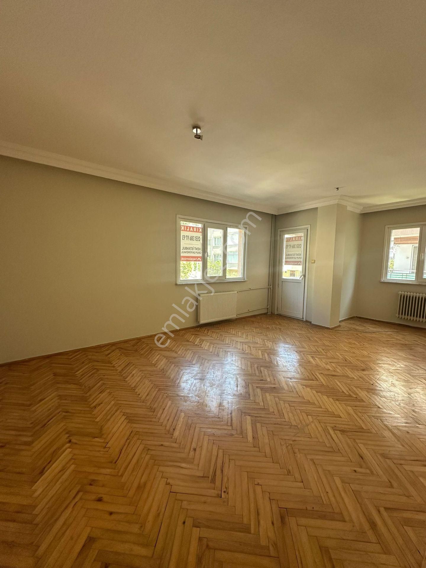 Acıbadem Mahallesinde Aydınlık 3 Cepheside Açık 2.kat 110 M² 3+1 Kiralık Daire