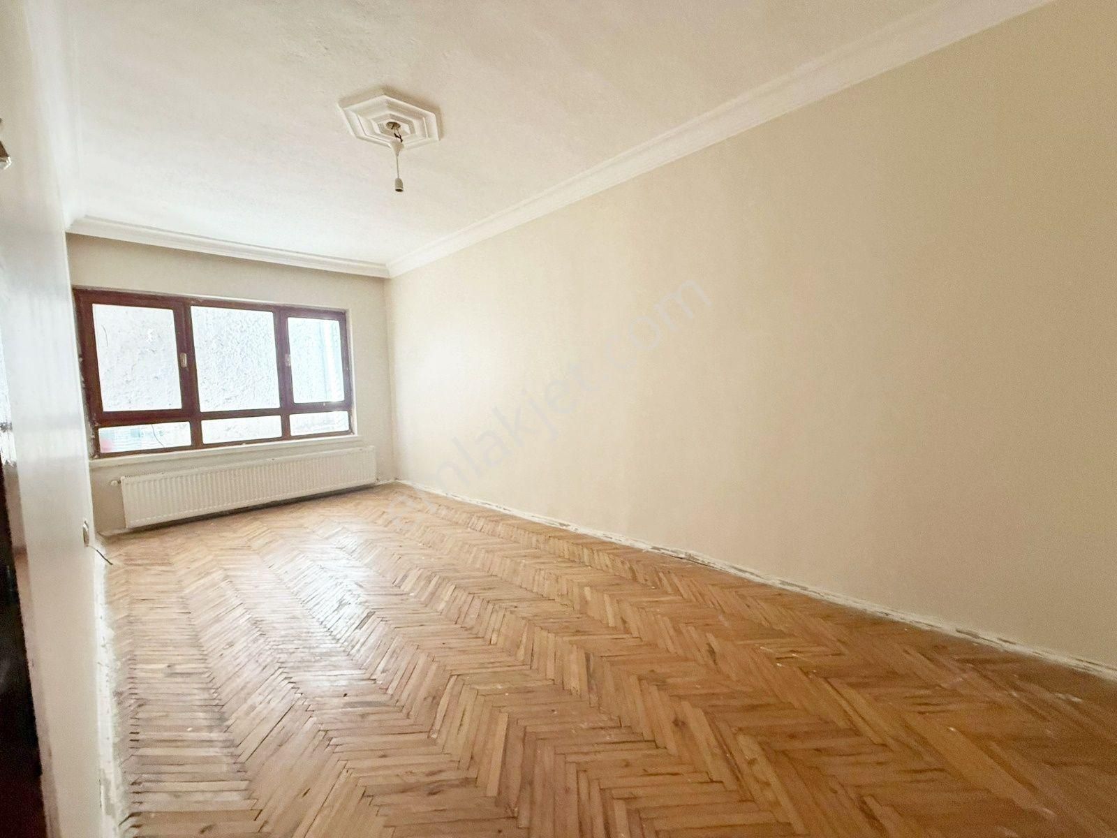 Kartaltepe Caddesi Üzeri 3+1 Yenı Boyanmıs Kiralık Daire