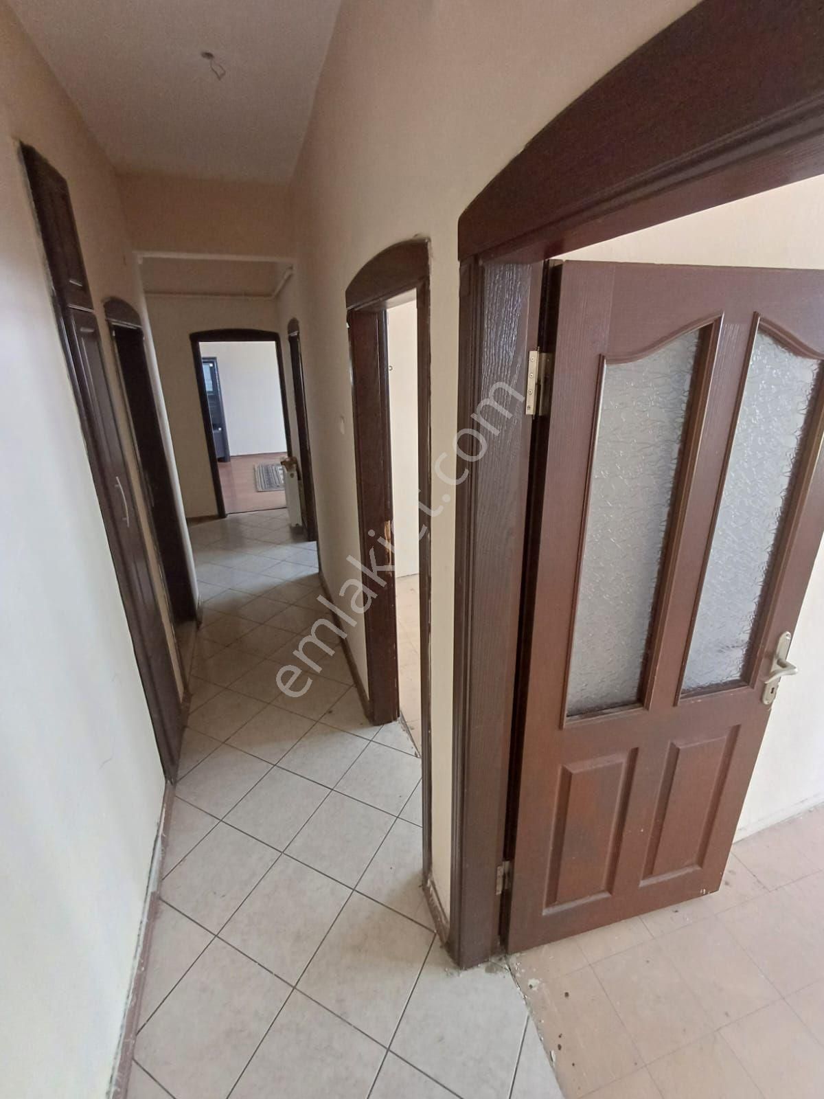 Samsun İlkadım Rasathane Mahallesi'nde Cadde Üzerinde 2+1 Kiralık Daire
