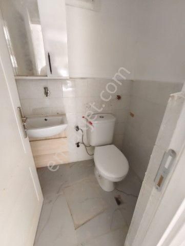 Karabağlar Esenlik Mahallesinde Tadilatlı Satılık Dükkan - Görsel 3