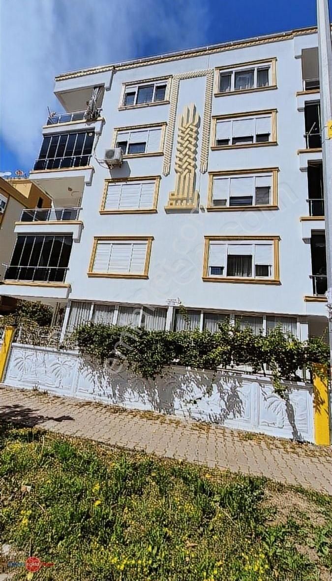 Yalı Caddesi'nde 130 M2 2+1 Satılık Daire