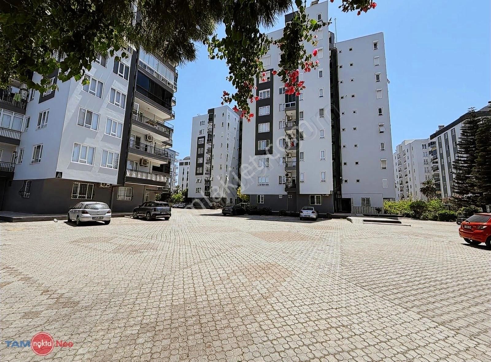 Emre Garip'ten Çağlayan Yalı'da Site İçi 3+1 Geniş Daire