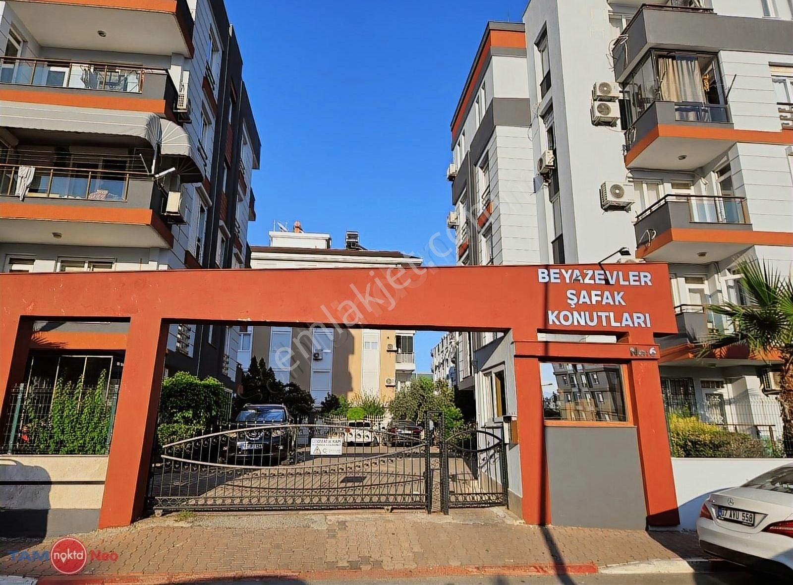 Kızıltoprakta En Güzel Lokasyonda Sitede Giriş Daire