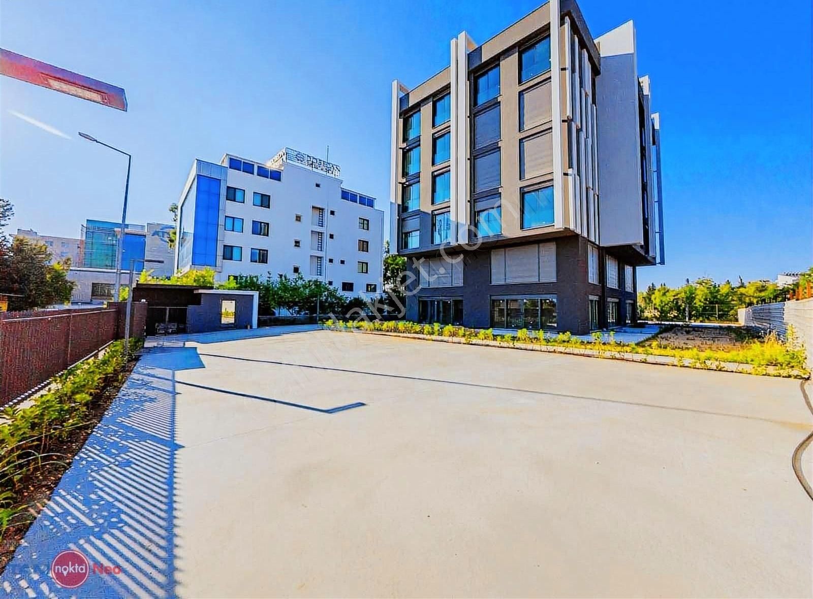 Havalimanı Yakını Lüks Konsept 1+1 Eşyalı Kiralık Daire