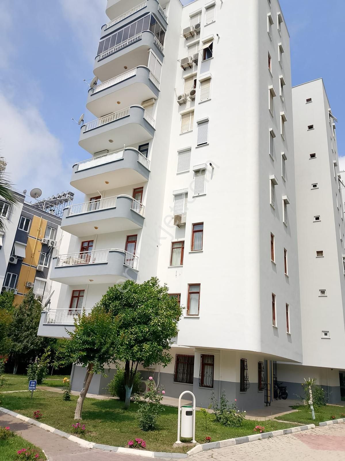 Konyaaltı Limanda Ayrı Mutfak Doğalgaz Kombili İçi Sıfır Ful Yeni Eşyalı 2 Banyolu 3+1 Satılık Daire