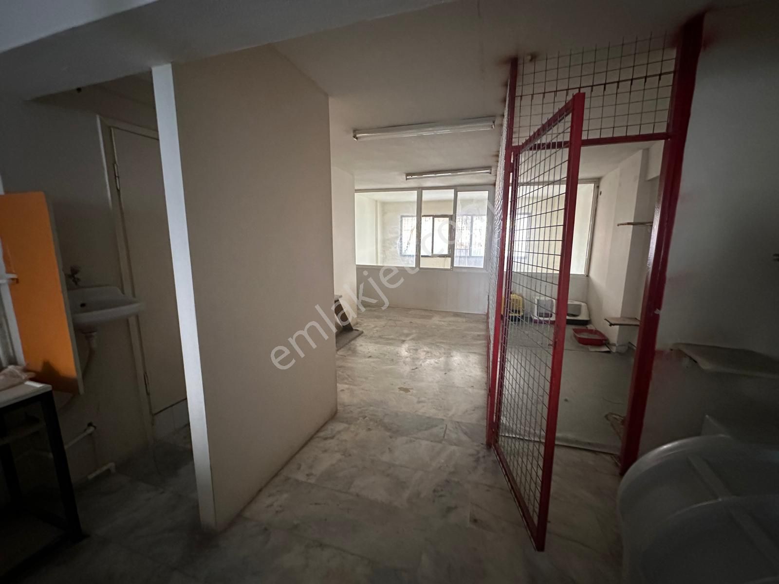 Karşıyaka Merkezde 3 Katlı, Çok Amaçlı Dükkan – Yatırımlık Fırsat! - Görsel 11