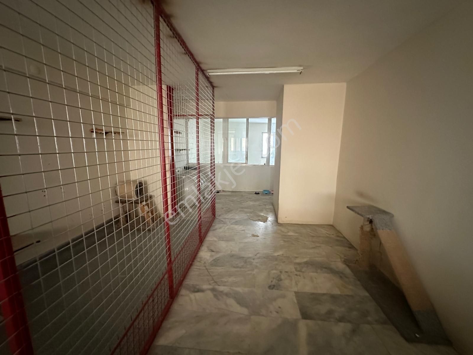 Karşıyaka Merkezde 3 Katlı, Çok Amaçlı Dükkan – Yatırımlık Fırsat! - Görsel 13