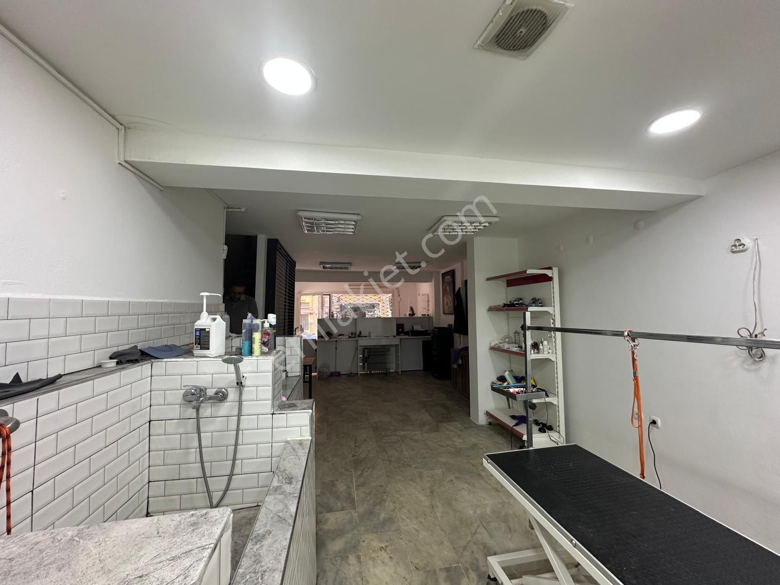 Karşıyaka Merkezde 3 Katlı, Çok Amaçlı Dükkan – Yatırımlık Fırsat! - Görsel 9