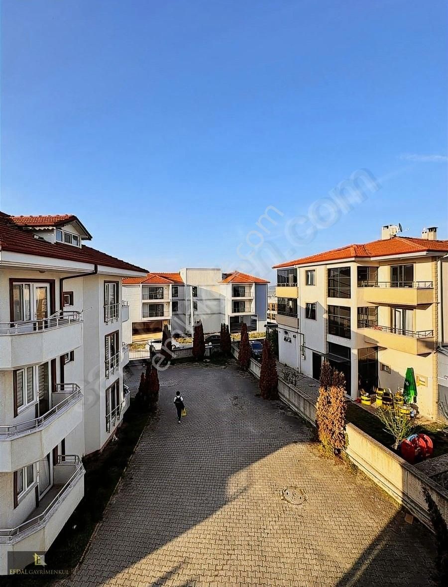 Kemalpaşa Mh. Merkezi Konum Beyaz Evler St. Satılık 3+1 Daire