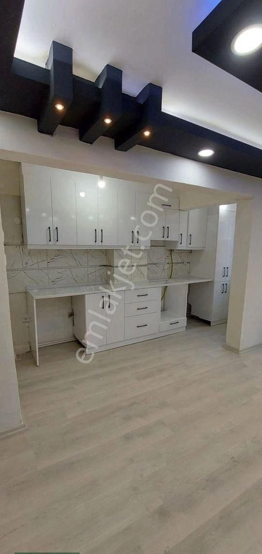 Altıparmakta Satılık 3+1 Daire