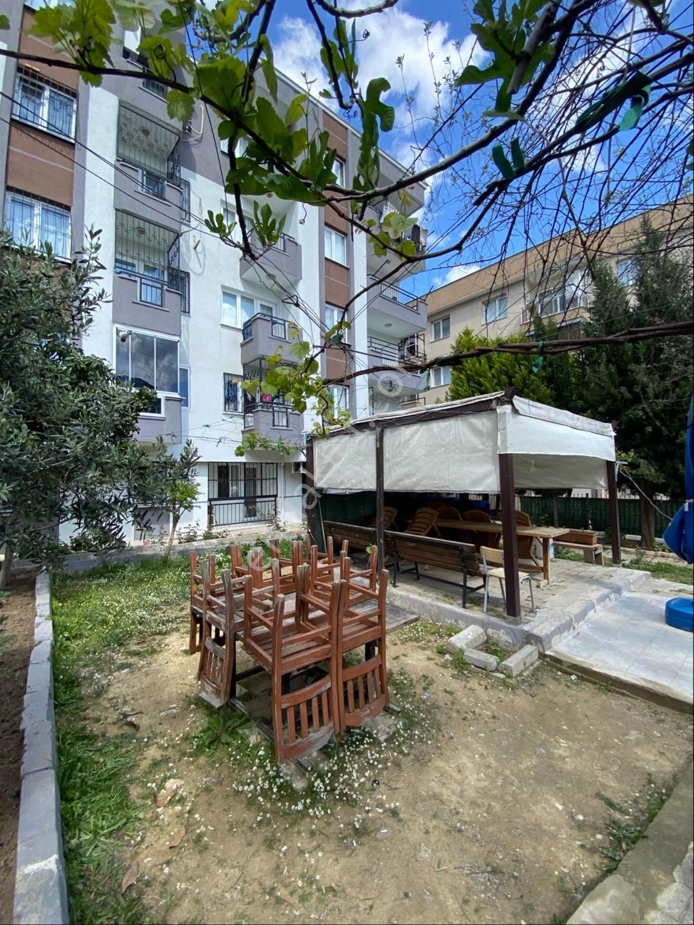 İzmir Karabağlar Sevgi Mah.de 3+1 Arakat Satılık Dairemiz