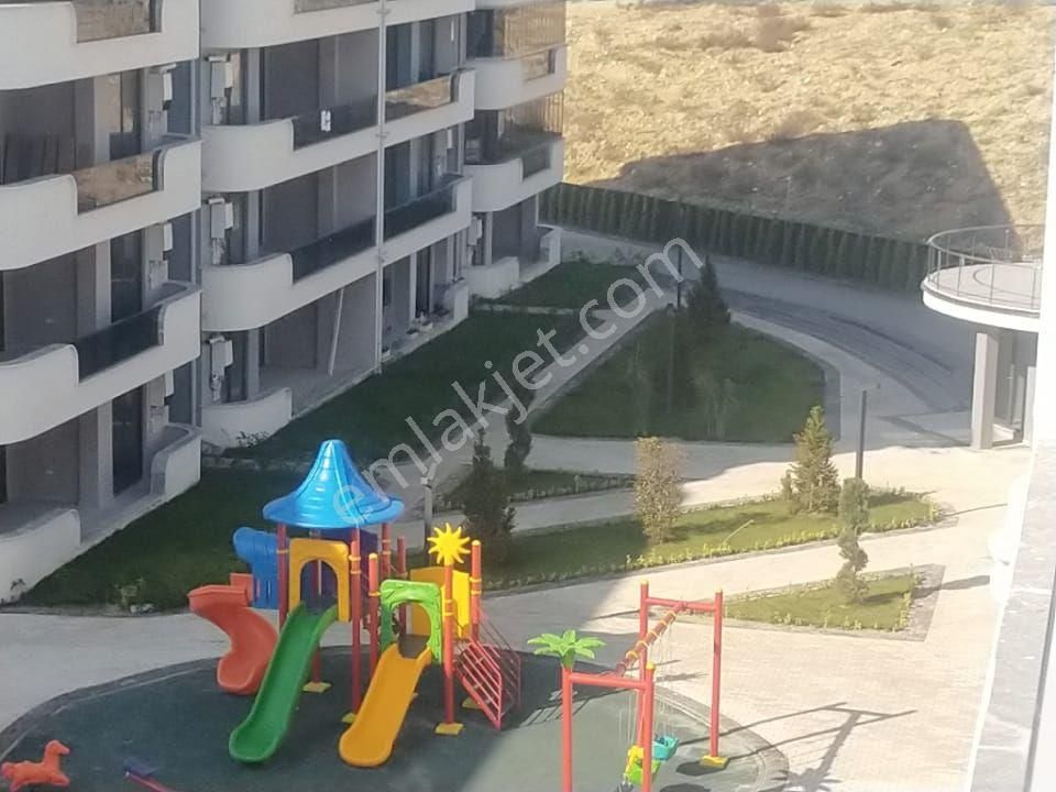 Kaçmaz Emlak İnegöl Fatih Mah Flora Vista Satılık Sıfır Fırsat 3+1 Daire