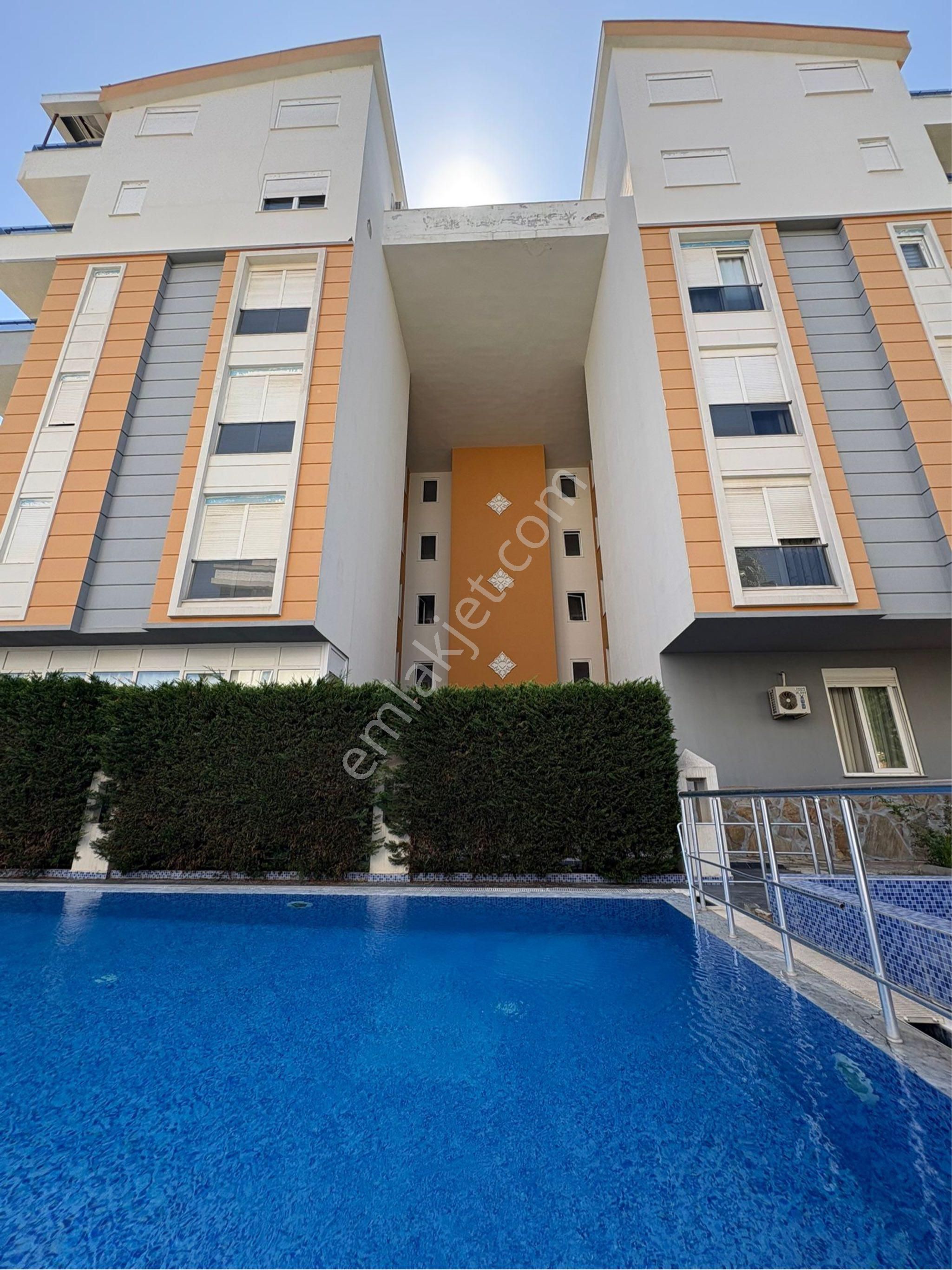 Sarısu’da Havuzlu Sitede Eşyalı 1+1