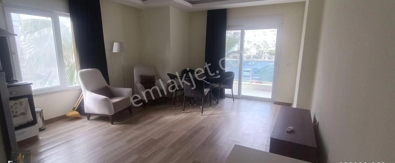 ***alanya Mahmutlarda Havuzlu, Jeneratörlü Binada Satılık 1+1 Eşyalı Daire***