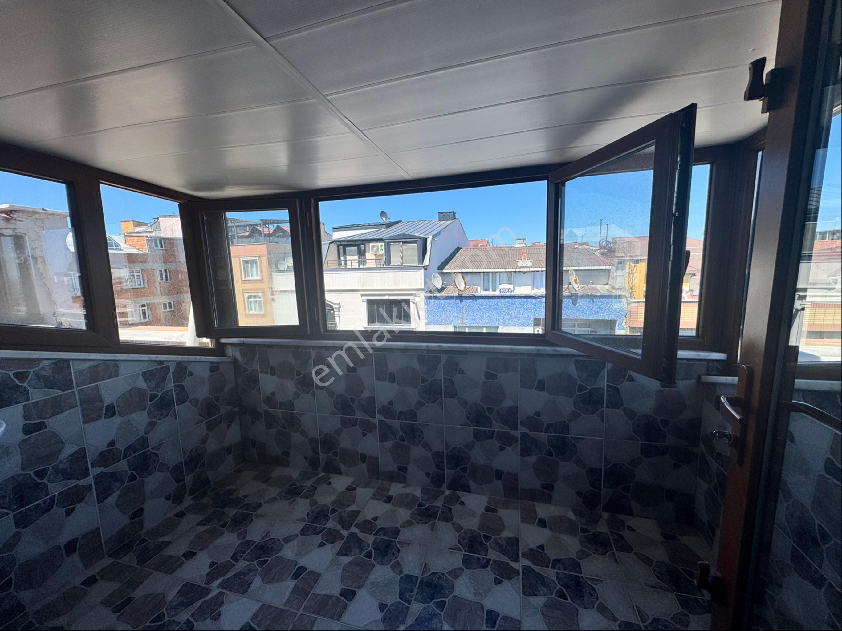 İstanbul Bayrampaşa Yıldırım Mahallesinde Satılık Dublex Daire