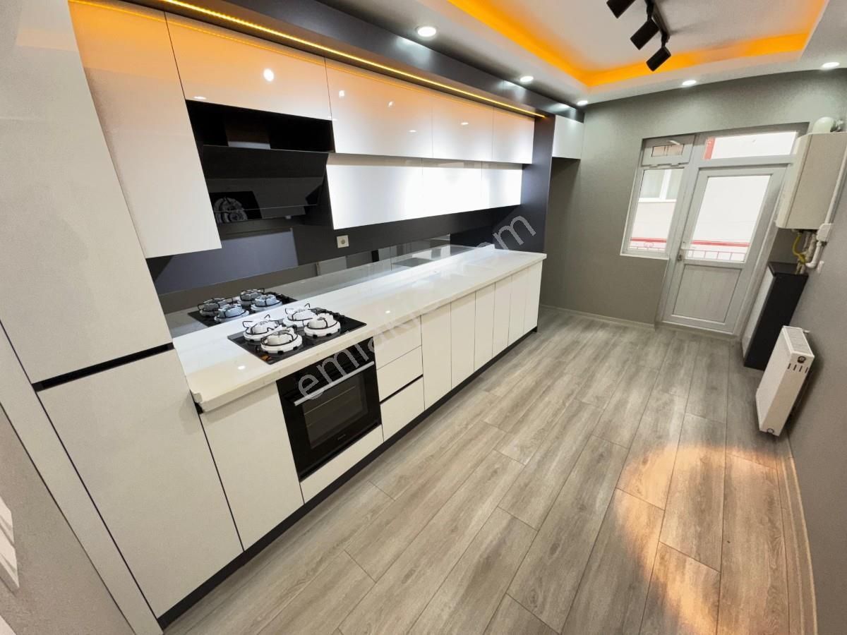 Sincan Mareşal Çakmak Mh 3+1 Lüx Yapılı Asansörlü Bağımsız Daire