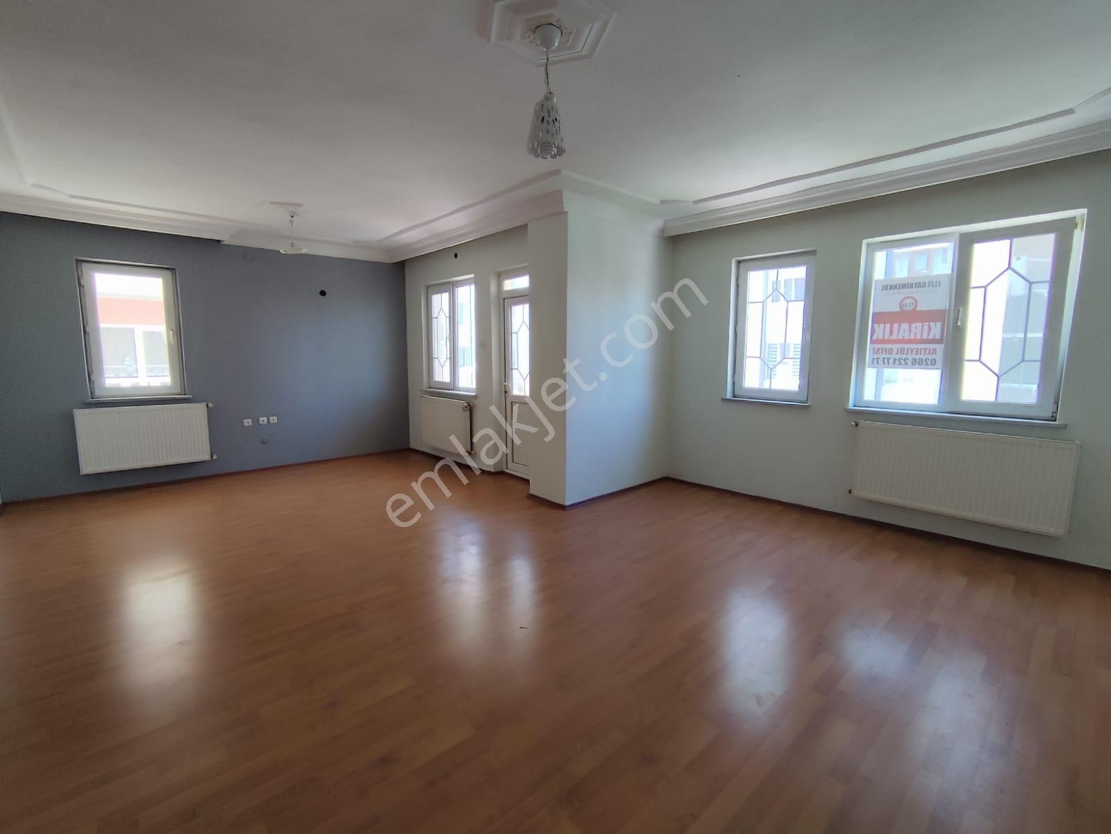 Elfi Den Bahçelievler Mahallesi Arakat 3+1 Kiralık Daire