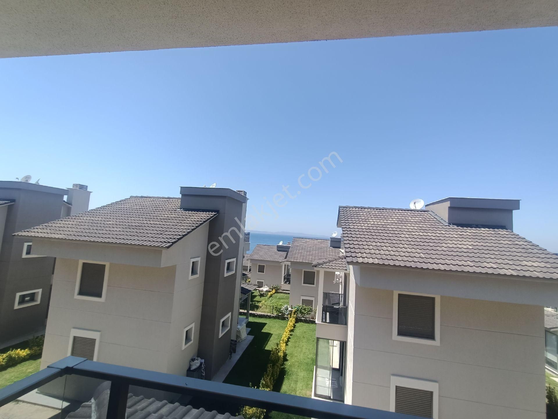 Dikili Bademli Yolu Üzerinde Kırgöz Villalarında Satılık Tripleks 3+1 Villa - Görsel 10