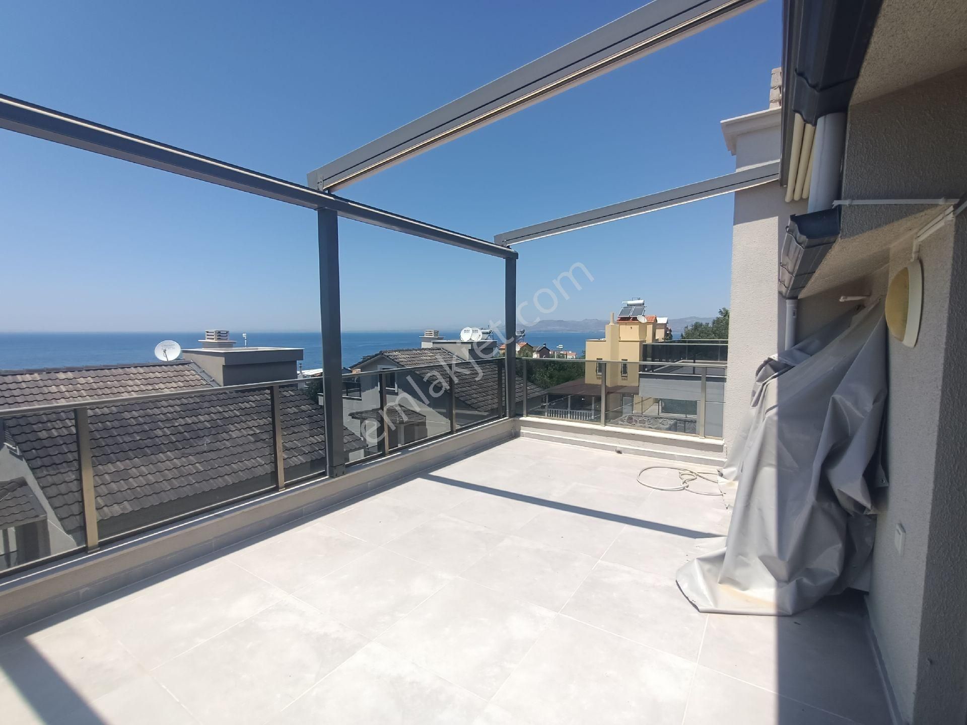 Dikili Bademli Yolu Üzerinde Kırgöz Villalarında Satılık Tripleks 3+1 Villa - Görsel 14