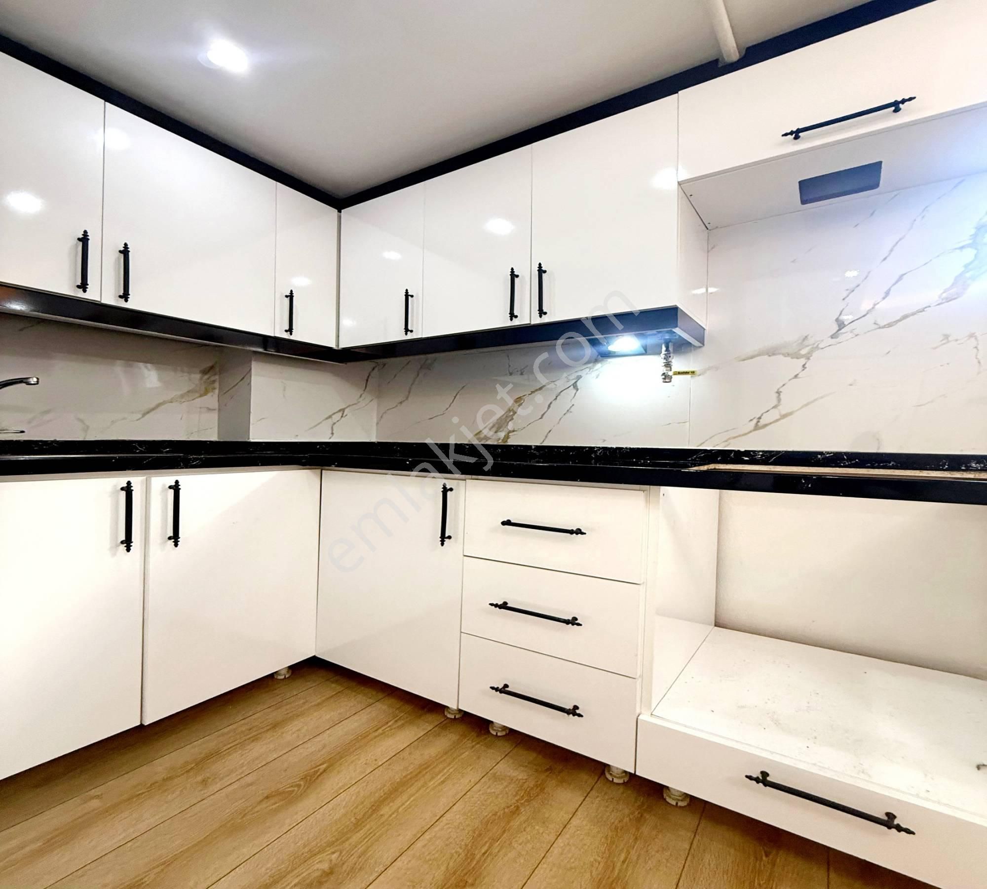 Beylikdüzü Ağca'dan Metrobüse Yakın 2+1 Şık Tasarımlı Daire - Görsel 10