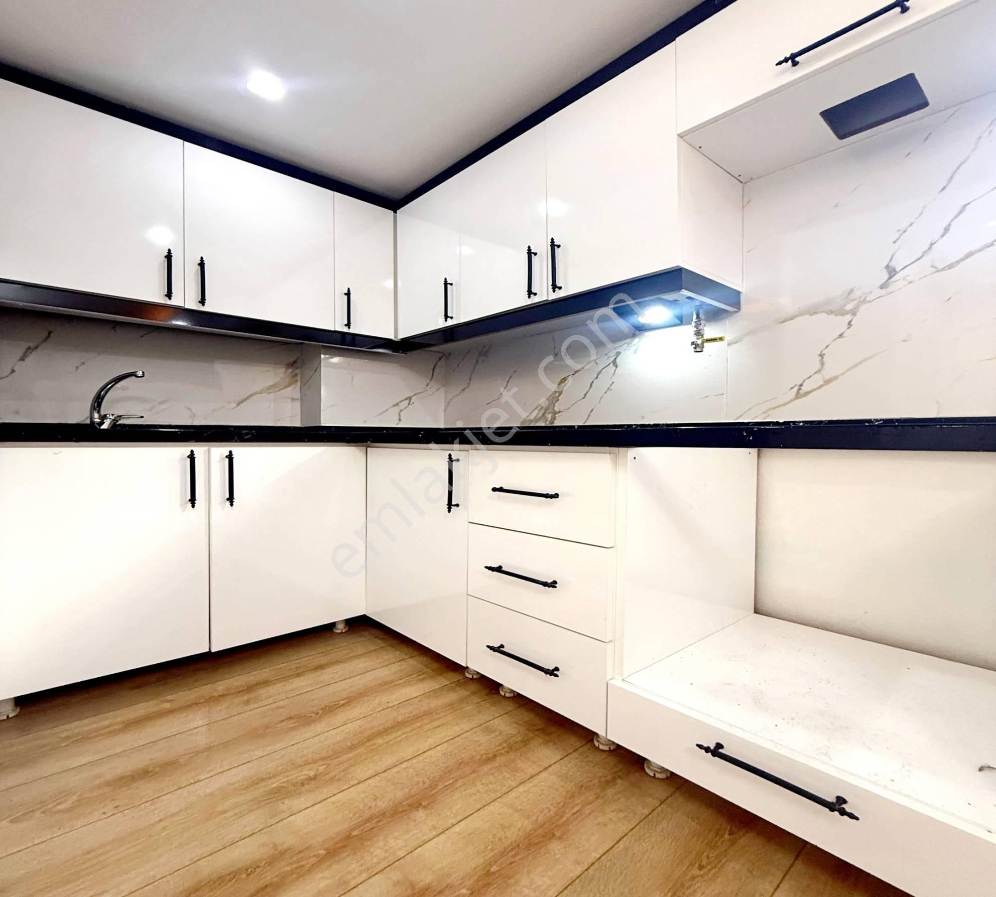 Beylikdüzü Ağca'dan Metrobüse Yakın 2+1 Şık Tasarımlı Daire - Görsel 12