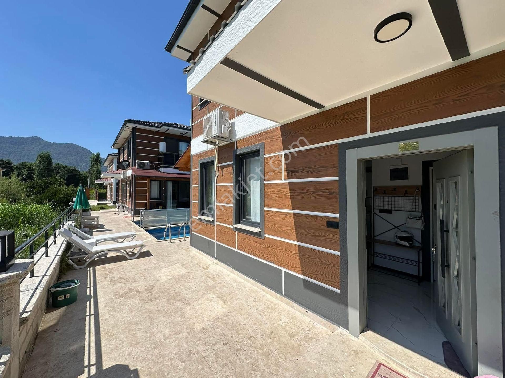 Günaydın Emlak'tan Dalyanda Eşyalı 3+1 Satılık Villa