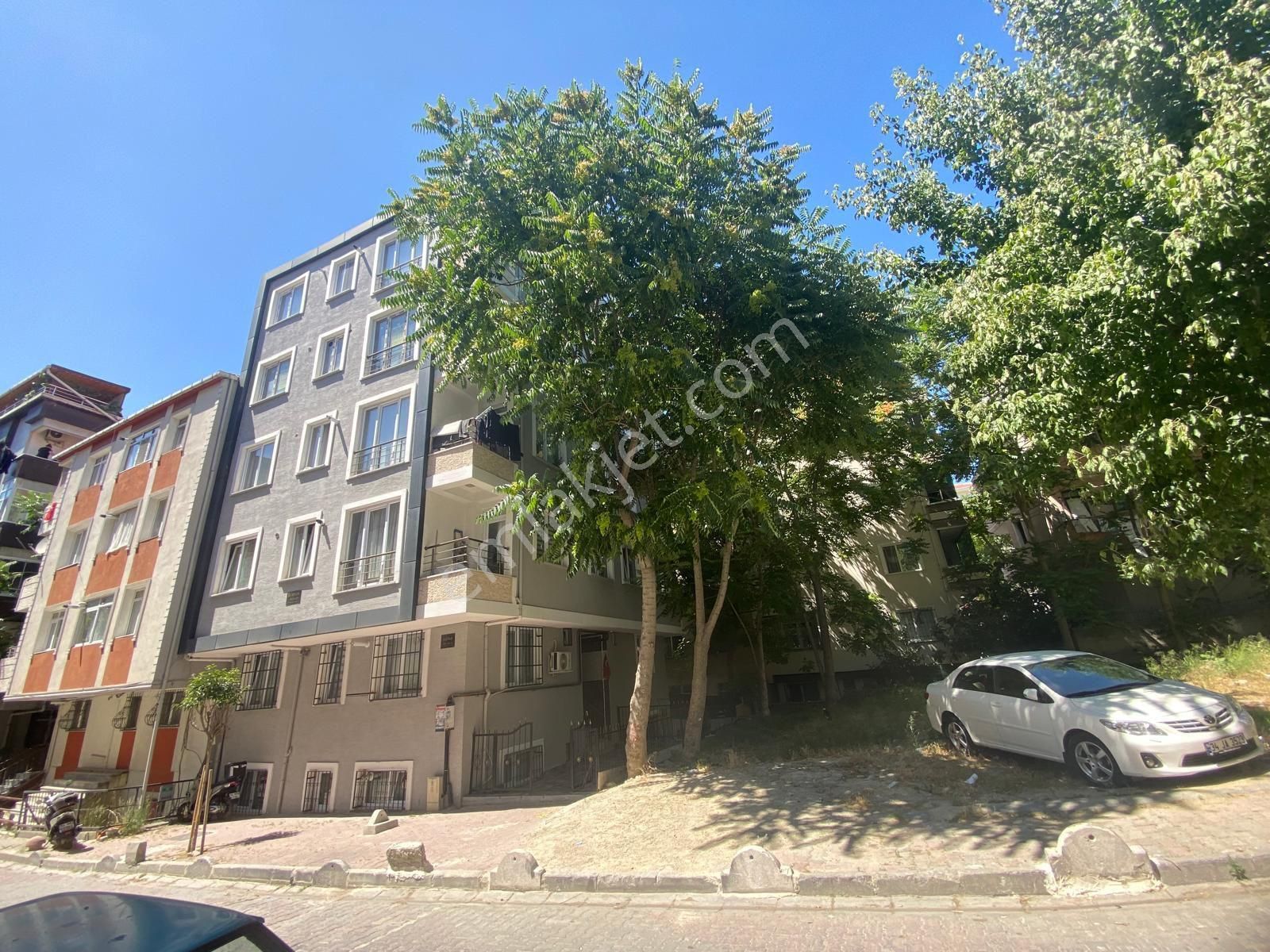 İstanbul House'dan B.evler'de Yeni Binada 2+1 Ara Kat