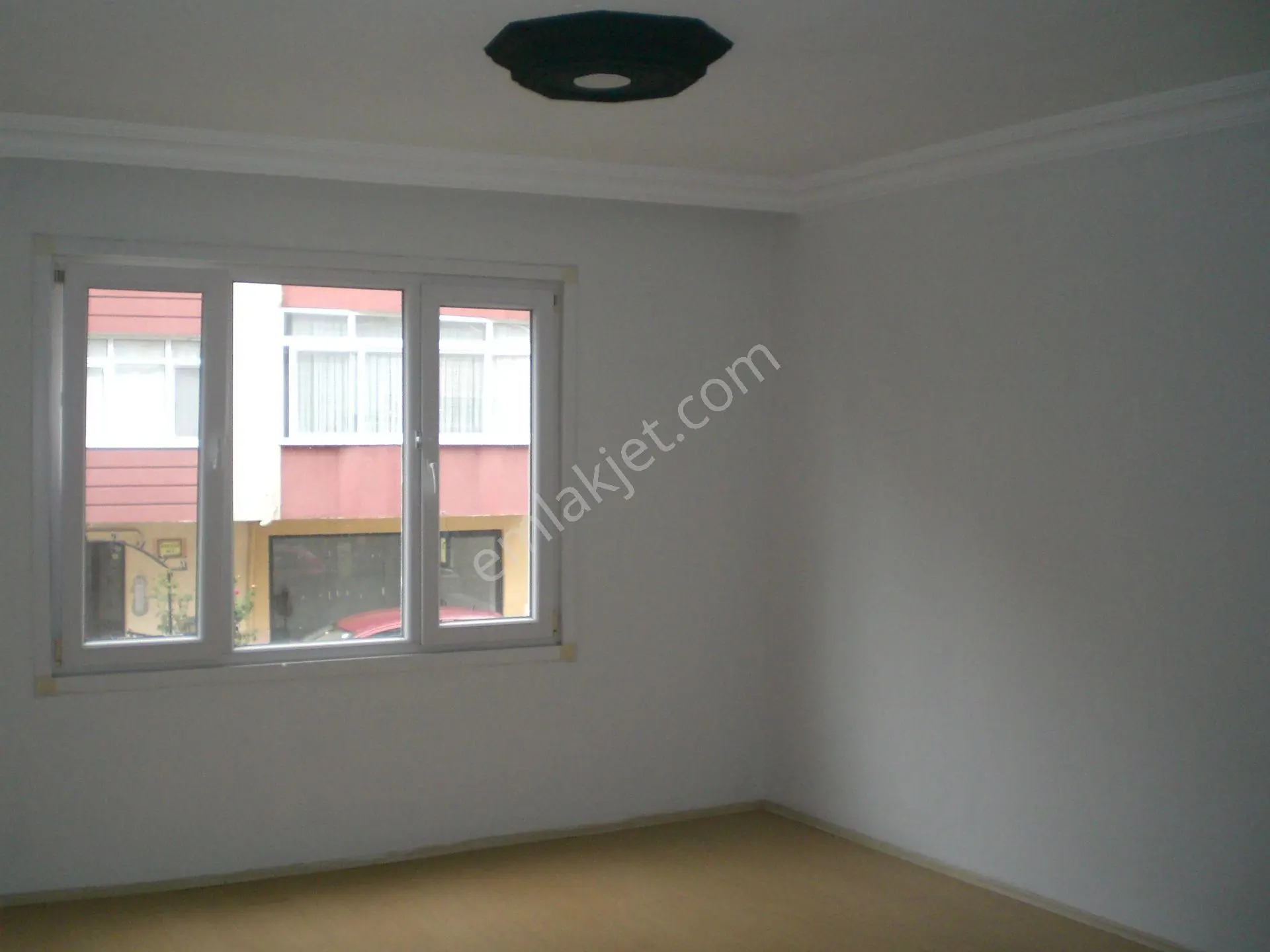 Gölcük Değirmendere Yüzbaşılarda Seckin Bir Site İçinde Daire - Görsel 2