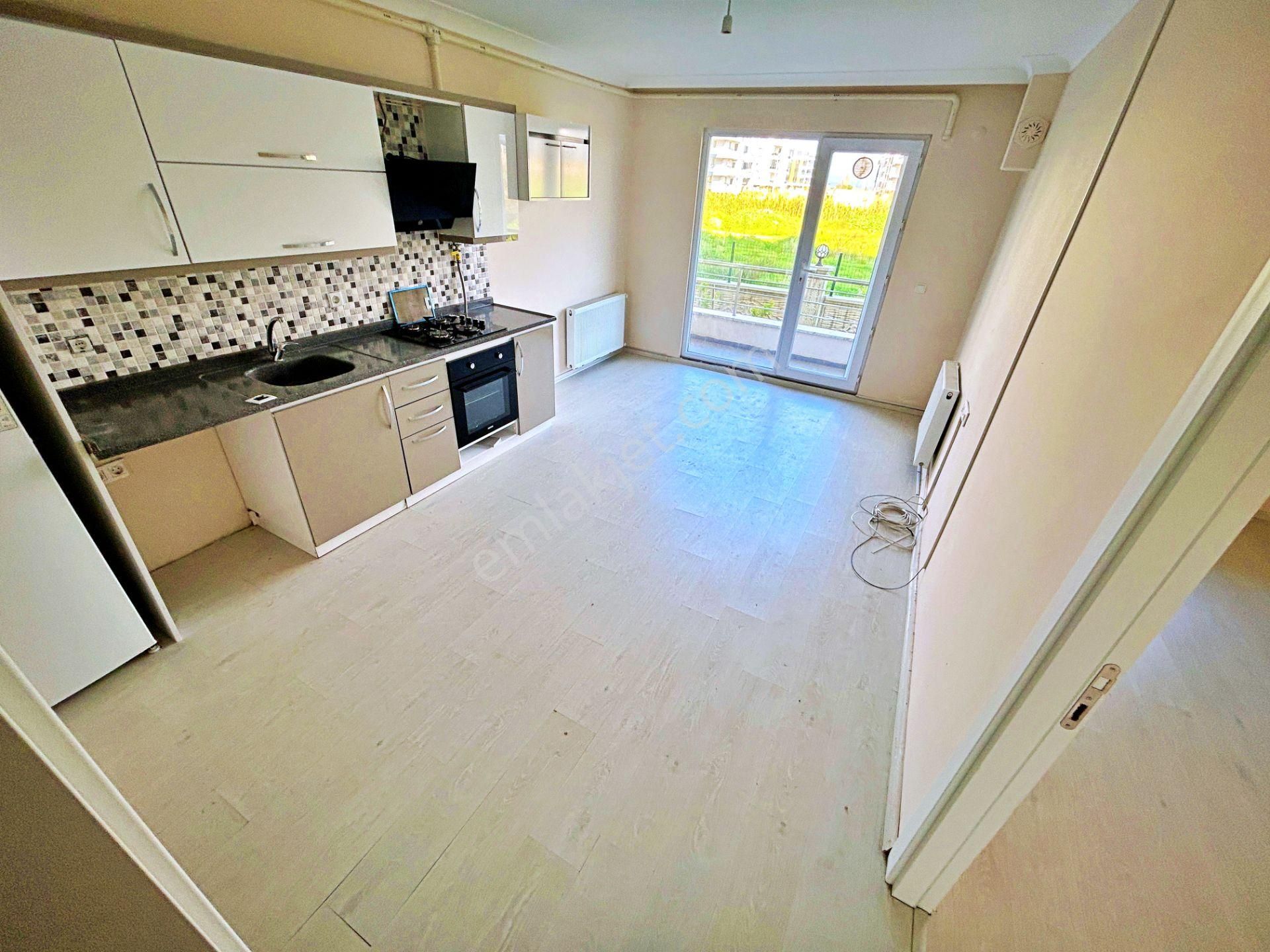 Tek Yetki ! Gültaş Emlaktan Altınkumda Site İçinde Geniş 1+1 Satılık Daire