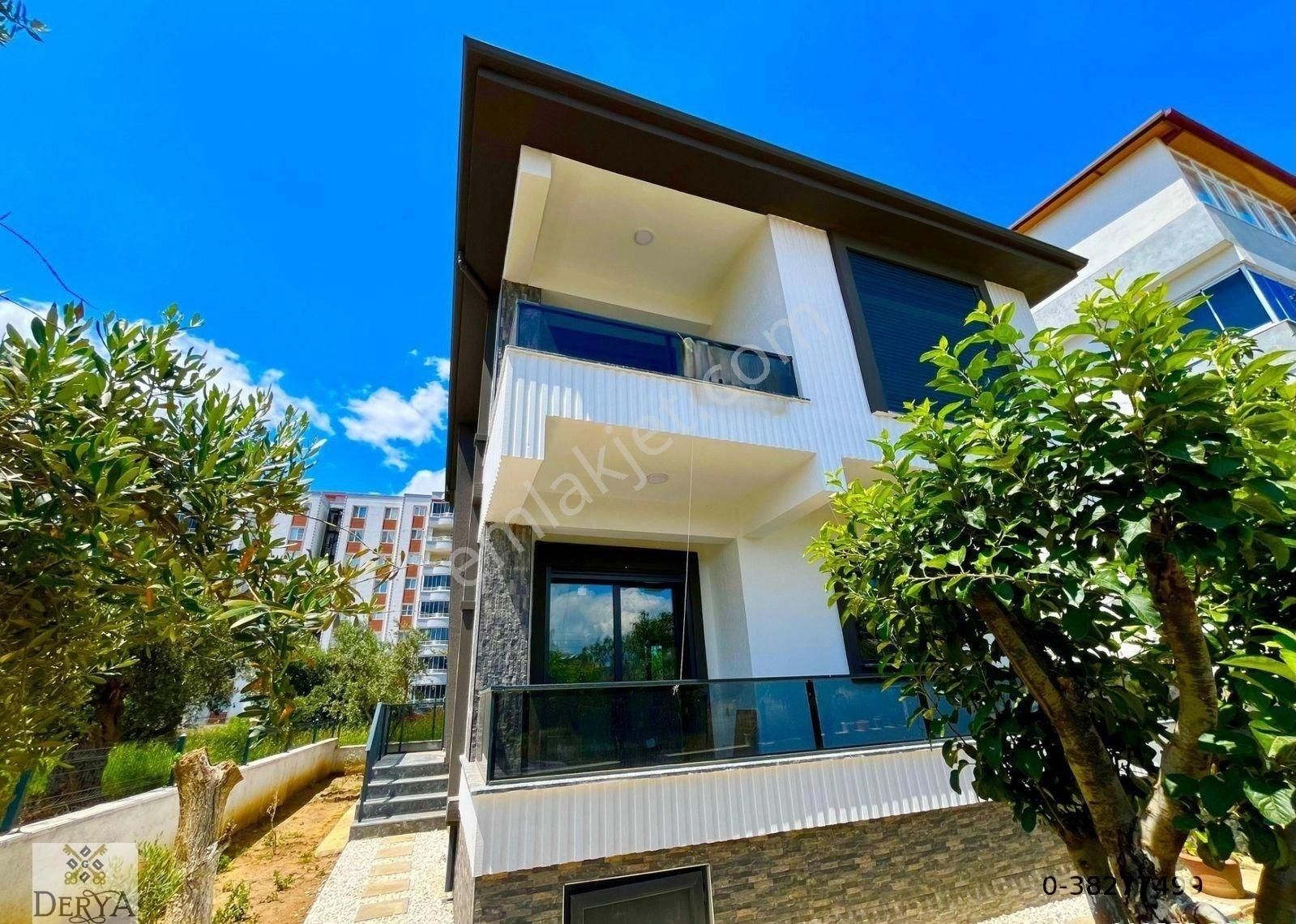 Derya Gayrimenkul'den Kadıköy'de Müstakil Villa