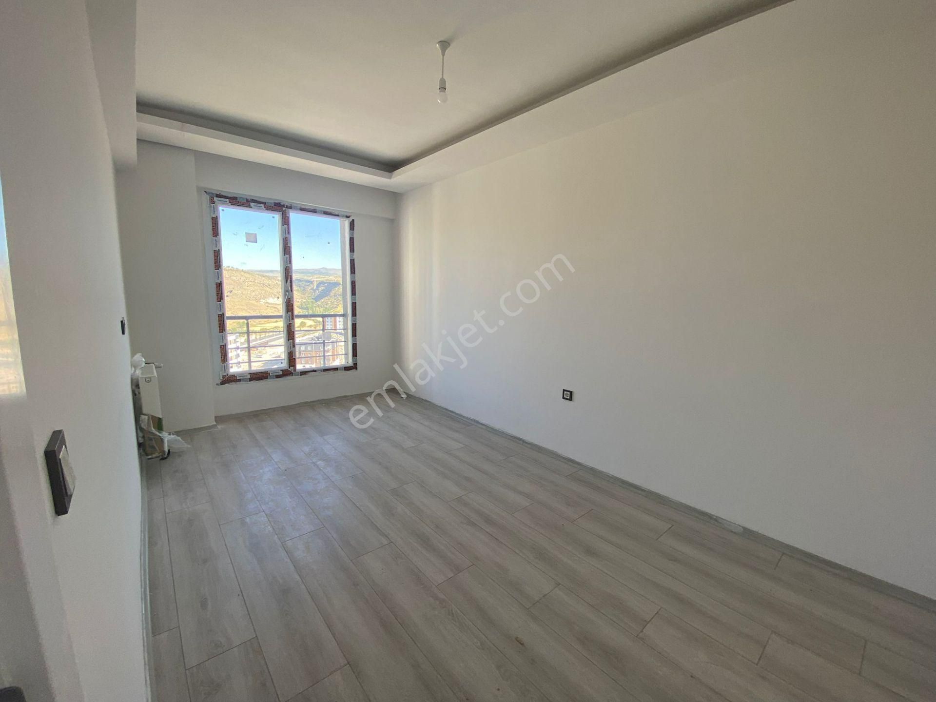 Mevlana Mah. 2,5+1 100m2 Satılık Daire