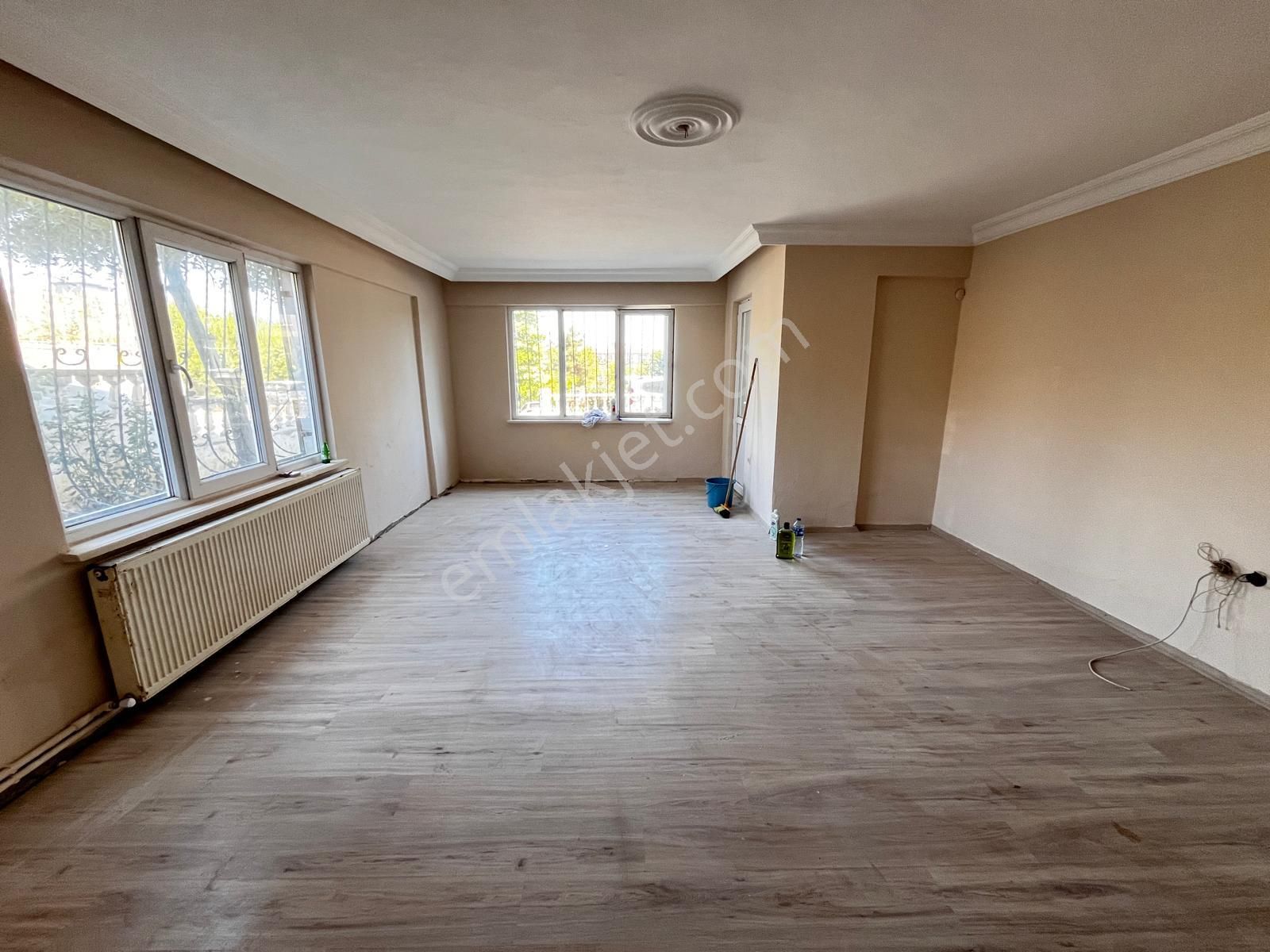 Tekirdağ Süleymanpaşa 100. Yıl Mah. Giriş Kat 3+1 Satılık Daire