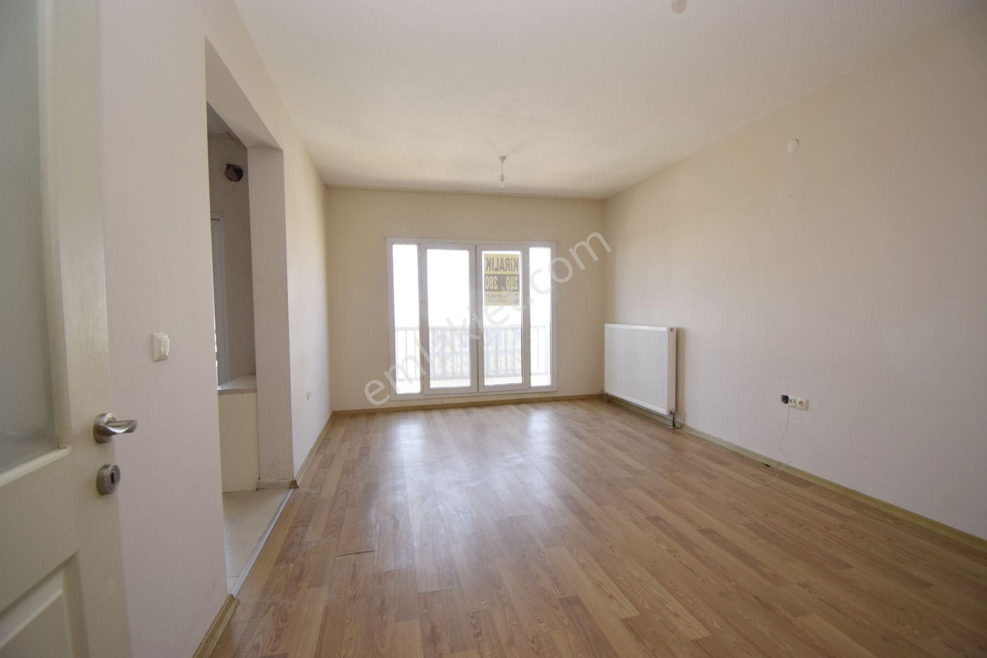 Turyap Yapracık 'tan 1.bölgede Büyük Tip Kiralık 2+1 Daire
