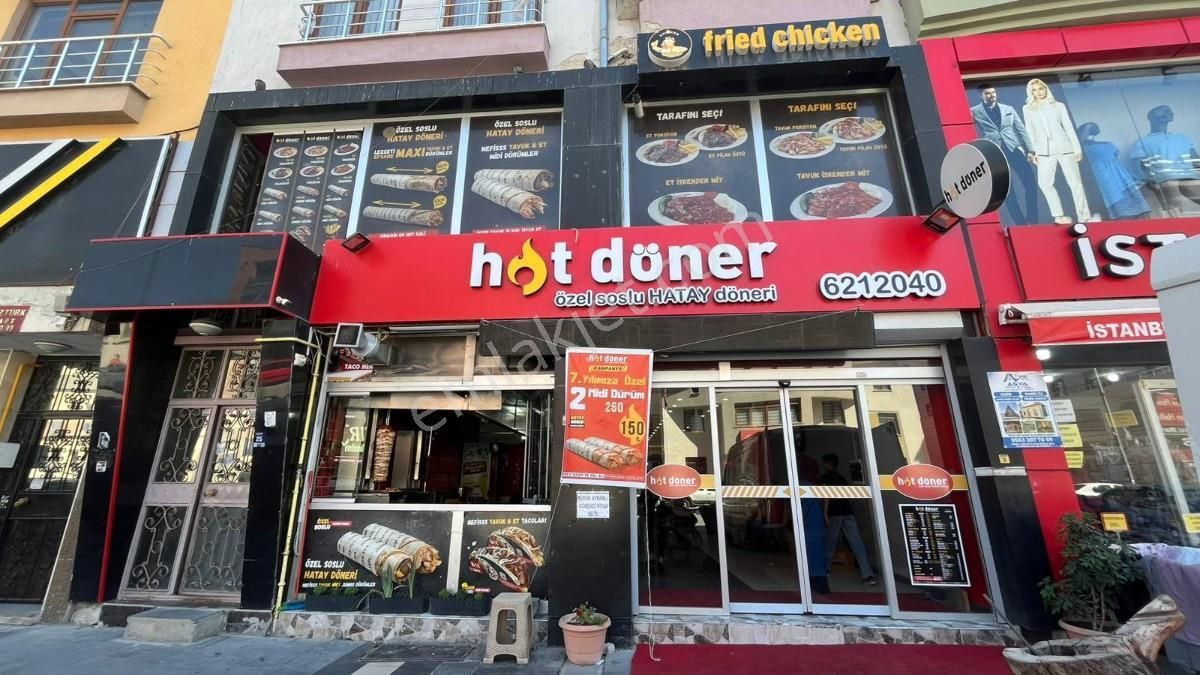 Elbiz Caddesinde Şahane Konumda 3 Katlı Satılık Dükkan
